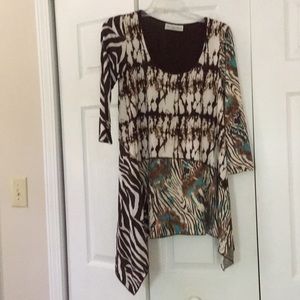 Cute  Diane Studios knit top.